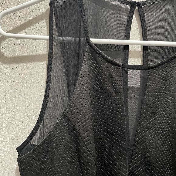 Guess NWT Black Illusion Back‎ Textured Dress. Size 10. Bust 36” waist 29” - Picture 6 of 11